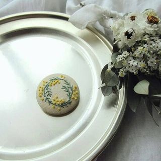 刺繍で作るくるみボタンのヘアゴムin那須烏山の画像