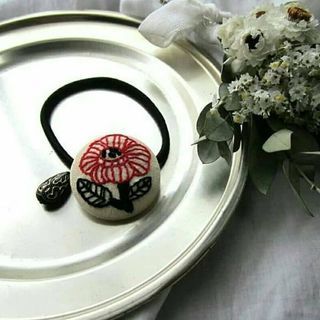 刺繍で作るくるみボタンのヘアゴムin那須烏山の画像