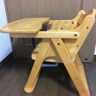 無料☆カトージ 折りたたみ可！ テーブル付きローチェアの画像