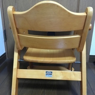 無料☆カトージ 折りたたみ可！ テーブル付きローチェアの画像