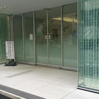 ステンレス製サッシ・金属製装飾品の取付け　未経験者歓迎の画像