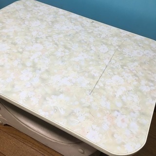  レトロ アンティーク 洋風 オフホワイト 花柄 センター テーブル ベージュ 骨董の画像
