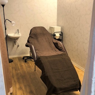 近鉄四日市駅前のキレイなレンタルサロン。エステルーム・ネイルスペ...