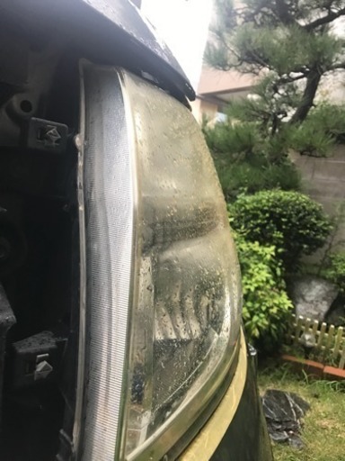 ヘッドライト黄ばみを綺麗に