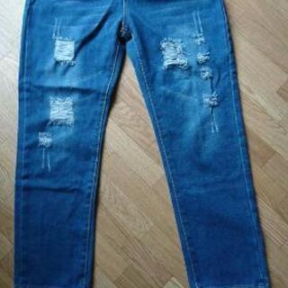 ＊新品 ダメージジーンズ＊