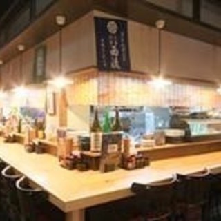 日曜お休みです。ホールスタッフ・食事付き！