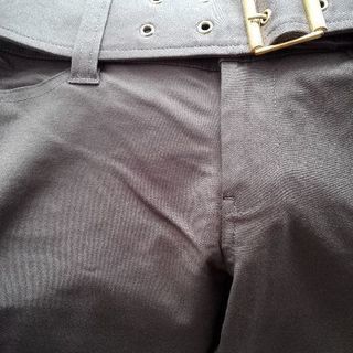 背の高い方、脚の長い方　丈たっぷり有ります　ボトム　未使用　※裾上げが面倒でタンスの場所塞ぎになっていましたの画像