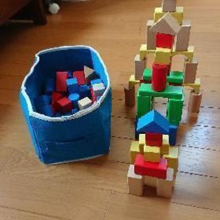 木の積み木の画像