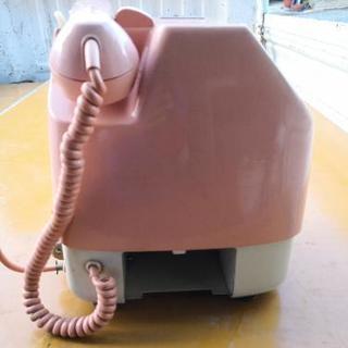 ピンクの公衆電話　レトロの画像