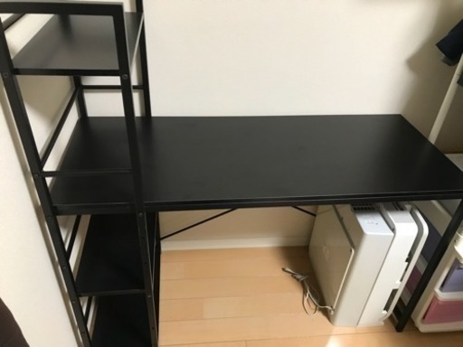 収納付机