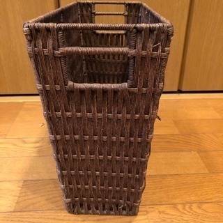 ワイヤー入りしっかりした籠の画像