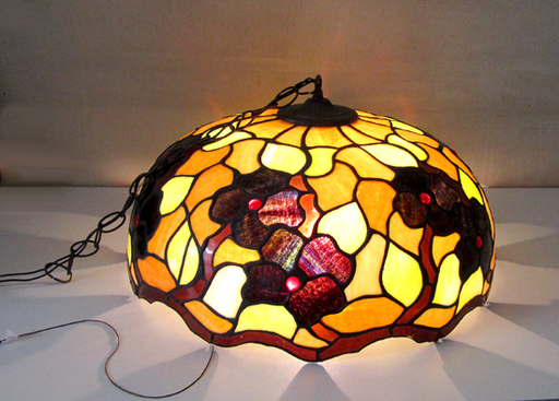 ステンドグラスの室内照明 ペンダントランプ 天井吊タイプ 西宮の沢