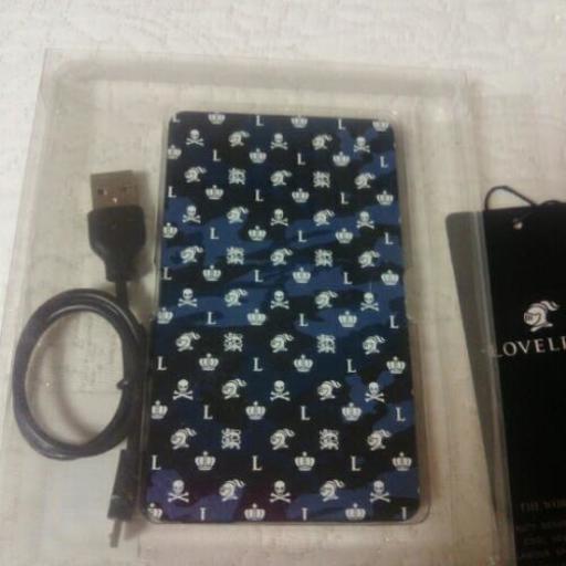 新品LOVELESSモバイルバッテリー