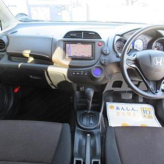 ホンダ フィットシャトルハイブリッド 　ＨＶ－Ｃ　ナビ　１年保証付　カーローン：リース支援対象車の画像