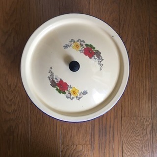 ホーロー小物入れの画像