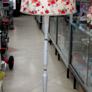 フロアスタンド 1970年代 花柄シェード 昭和 電球照明 西宮の沢