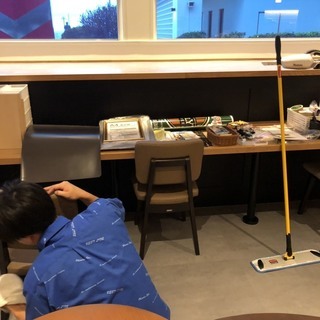 那覇空港の新店舗カフェ美装工事