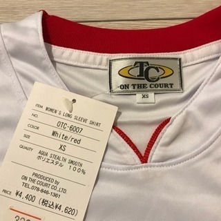 新品 未使用 オンザコート ロンt XS 白x赤 長袖シャツ バスケ OTCの画像