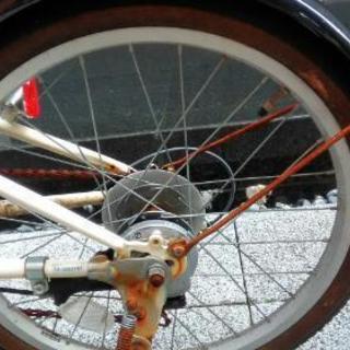 無料　自転車　小型　ホワイトの画像