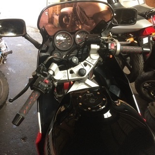 Kawasaki GPZ600Rの画像