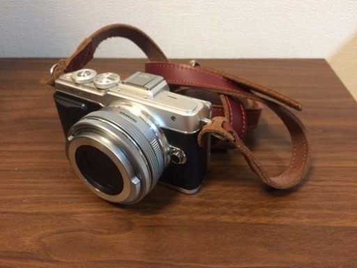 値下げ✴️ミラーレス一眼 OLYMPUS PL-7 自動開閉レンズ付き