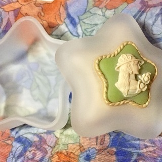 オルゴール付き 小物入れ