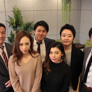 軽作業スタッフ募集！！昇給あり！！土日休み！！　未経験可！　倉庫内でプリンターの検品や発送梱包などをやっていただきます！！の画像