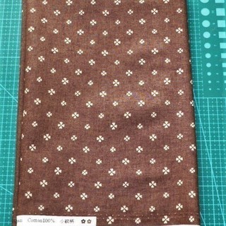 新品　和柄　四つ葉のクローバー柄　カットクロス（はぎれ）布地　生...