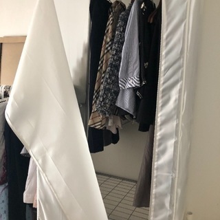 IKEAワードローブラックの画像