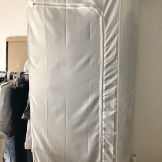 IKEAワードローブラックの画像