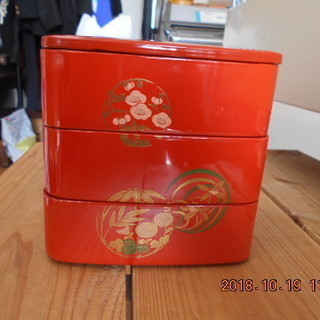 　重箱３段　小さめです