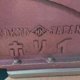 バックや靴、財布等の革や布、ゴム等裁断機で抜きます！の画像