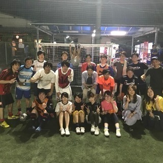 一緒にフットサル出来る人募集〜！！