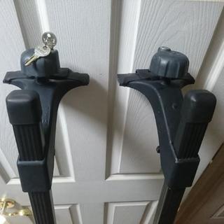 ハイエース　ルーフキャリアベース&バー2本セットTHULEの画像