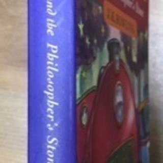 洋書Harry Potter and the Philosopher's Stoneペーパーバックの画像