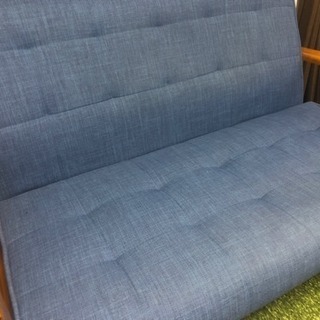 ブルーのソファーの画像
