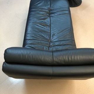 本革の黒いブーツソファー美品お洒落の画像