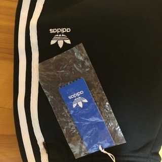 adidas トラックパンツの画像