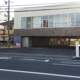 118号線沿い屋根付き駐車場