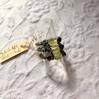 ハンドメイドリング指輪☆スワロフスキー3連☆グリーン緑