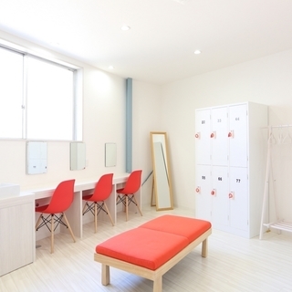 【ハンモックヨガ】今話題の空中に吊ったハンモックを使用した新感覚ヨガ♪呼吸を整えて深くリラックスの画像