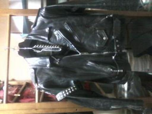 本革ライダーズジャケット（Ｌ）下に本格防寒着がきこめます！！