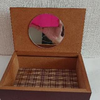 アリスの角小箱の画像