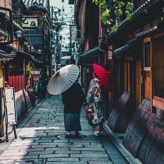 旅行業務取扱管理者の資格を持った方を募集