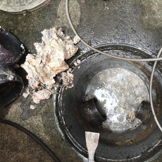 屋外の下水つまり【京都市南区】汚水マス・排水管の水漏れ・つまりを即日修理するなら・・・ - 京都市