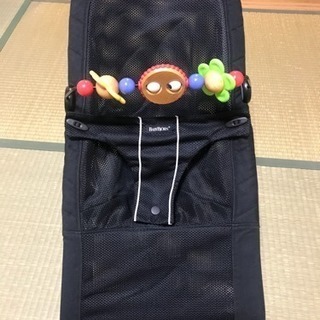 ベビービョルン バウンサー トイ付の画像