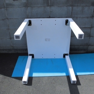ニトリ 正方形ダイニングテーブル ２人用 ホワイト 天板5cm 脚も6.5×6.5cmで太いです♪ 状態良好 中古品 JM1417)【取りに来られる方限定】の画像