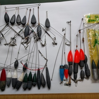 投げ釣りに使うテンビン（未使用と中古）です。