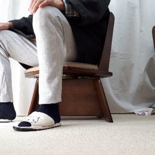 木製の座面が360度回転する椅子です。取りに来てくれるかたに、０円でゆずります。の画像