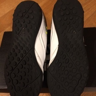 スニーカー アディダス 21㎝ サッカートレーニングシューズの画像